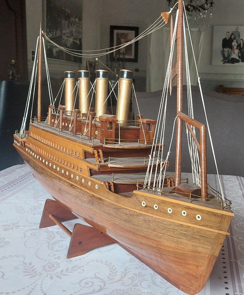 Houten model TITANIC, Hobby en Vrije tijd, Modelbouw | Boten en Schepen, Zo goed als nieuw, Ophalen