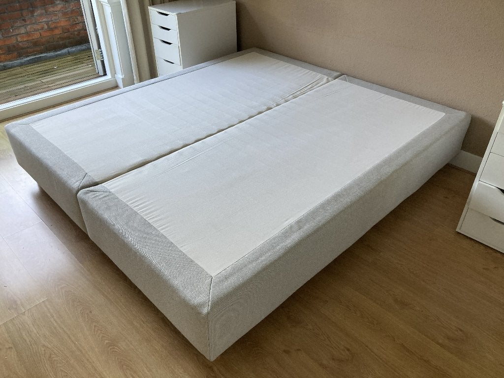 Ikea lichtgrijs tweepersoons boxspring, Ophalen, Tweepersoons, Zo goed als nieuw, 180 cm