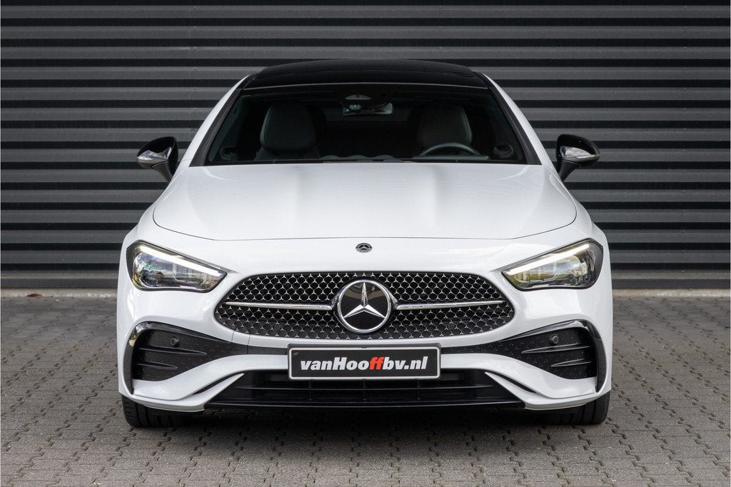 Mercedes-Benz CLE Coupé 200 AMG Line 20'' - Night - Burmest, Auto's, Mercedes-Benz, Automaat, 4 cilinders, 4 stoelen, Wit