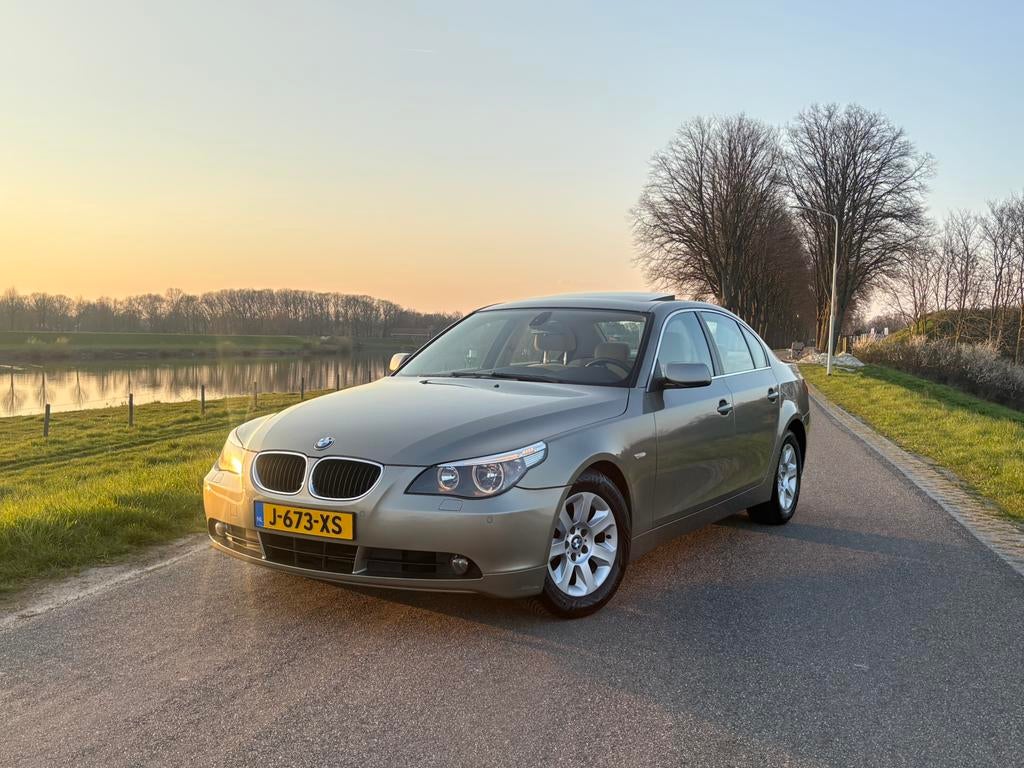 BMW 525i M54 AUT nieuwe apk, Auto's, BMW, Automaat, Beige, 2000 kg, 10 km/l