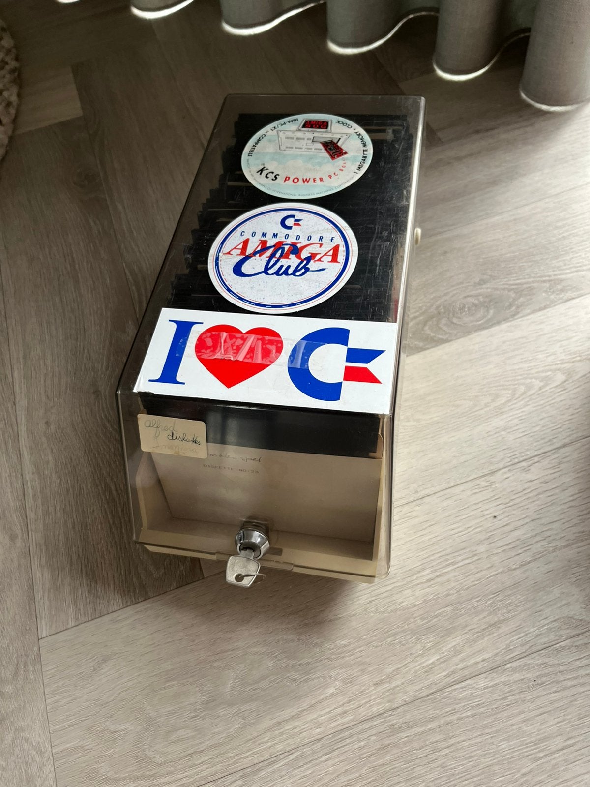 Commodore 64 disks - 100+, Verzenden