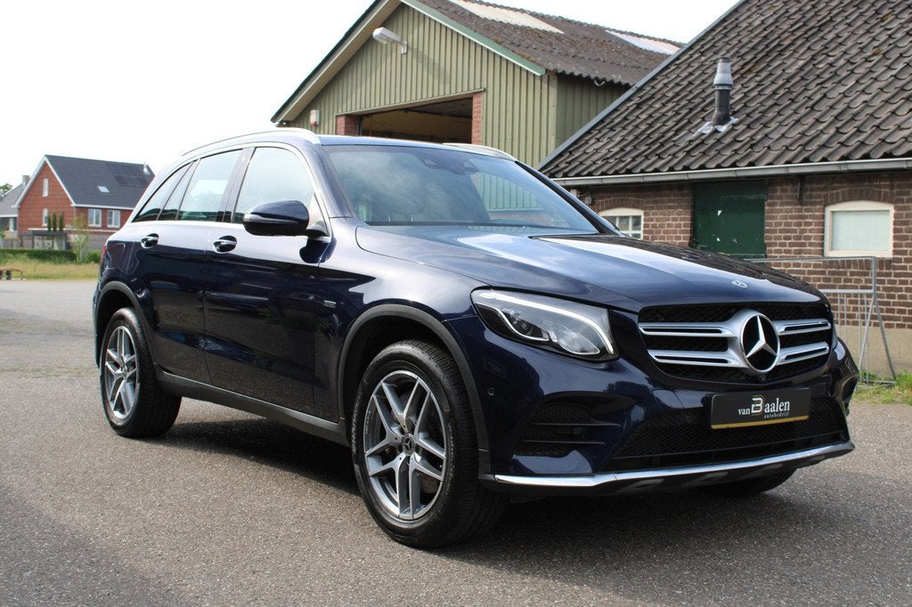 Mercedes-Benz GLC 350e 4MATIC AMG STYLE PANO 360 CAMERA TREK, Auto's, Automaat, Gebruikt, 4 cilinders, 2000 kg