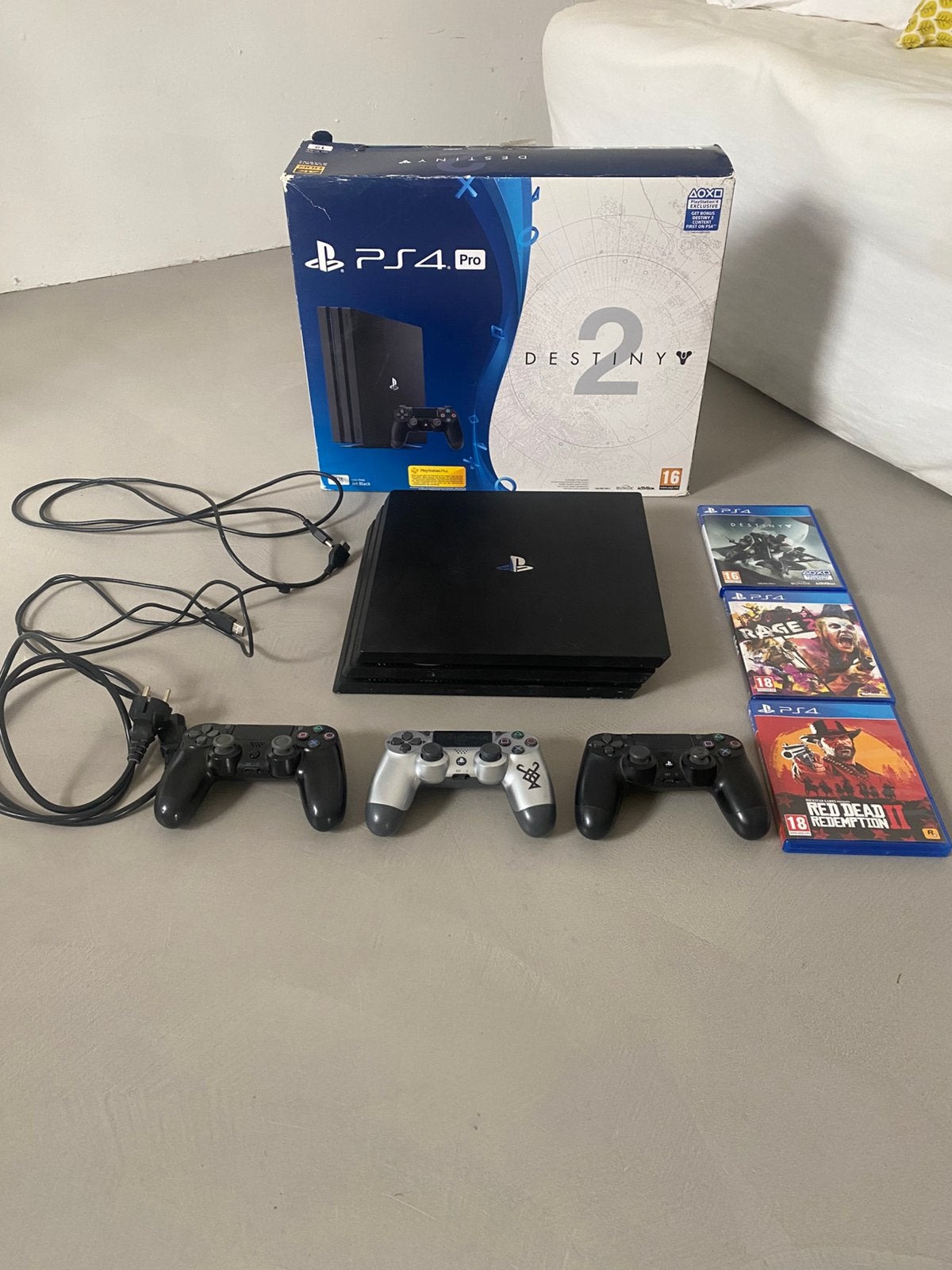 PS4 Pro 1TB + God of War Limited Edition controller + games, Ophalen, 1 TB, Pro, Met 3 controllers of meer