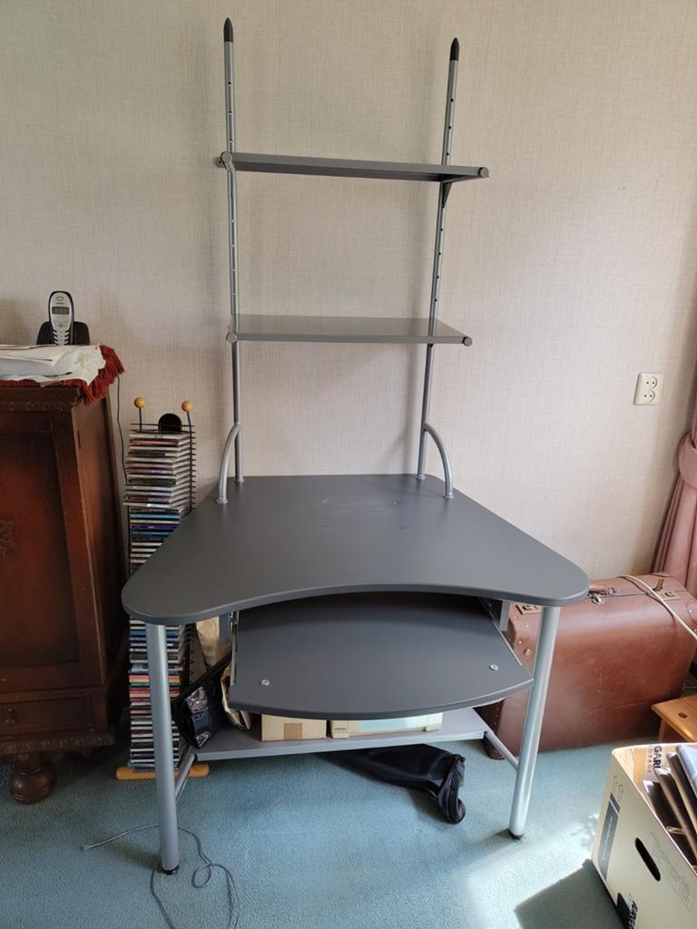 Ikea kast met bureau / computer meubel van hout en metaal, Huis en Inrichting, Bureaus, Gebruikt, Ophalen