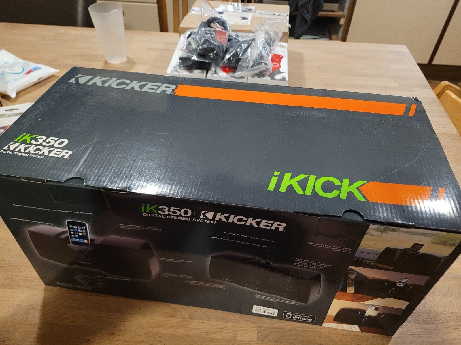 Kicker ipod speaker met bleuthooth ontvanger € 75 euro, Ophalen of Verzenden