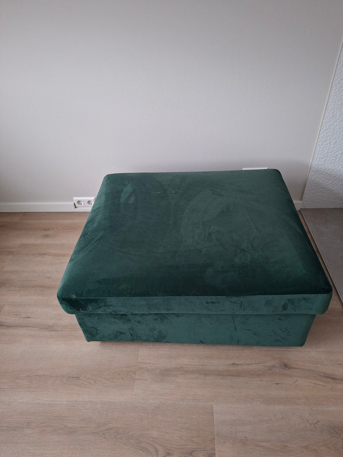 Donkergroene fluwelen hocker, Ophalen, Vierkant, 75 tot 100 cm, Zo goed als nieuw