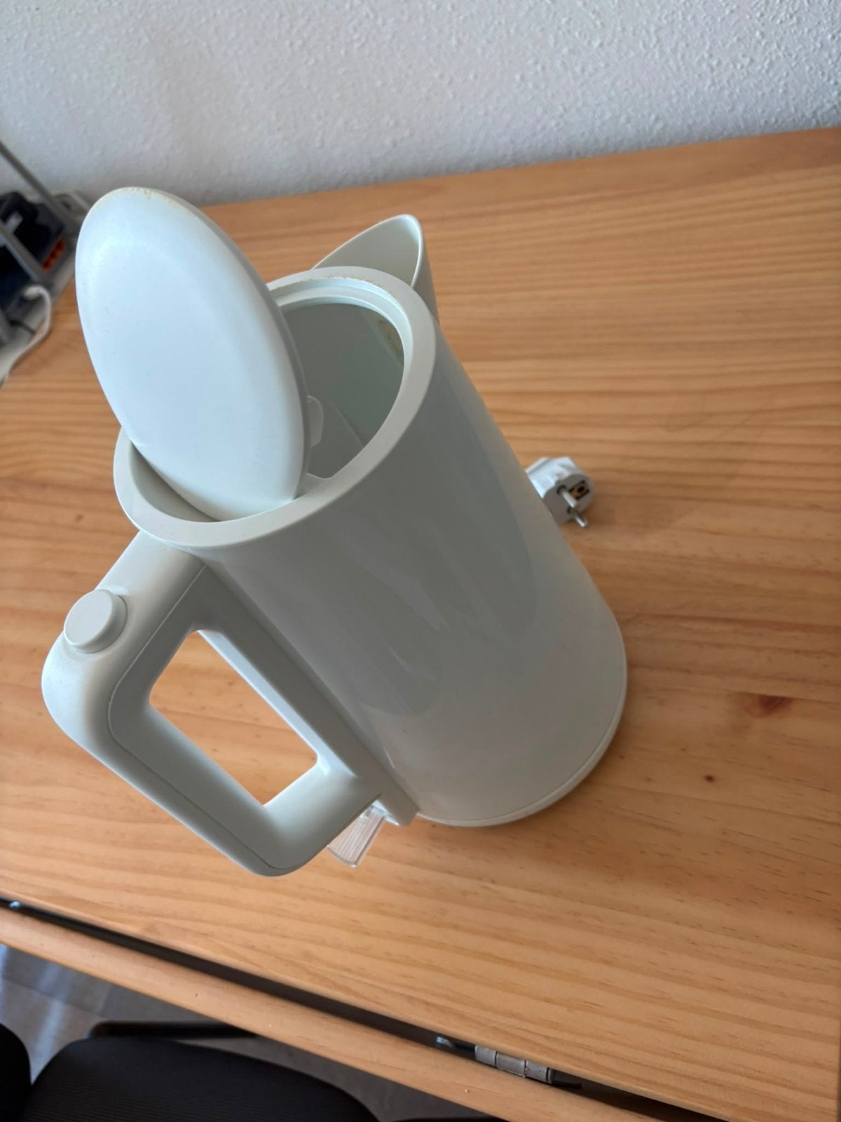 Philips waterkoker - Wit - 1.7L, 1 tot 2 liter, Ophalen, Gebruikt, Draadloos