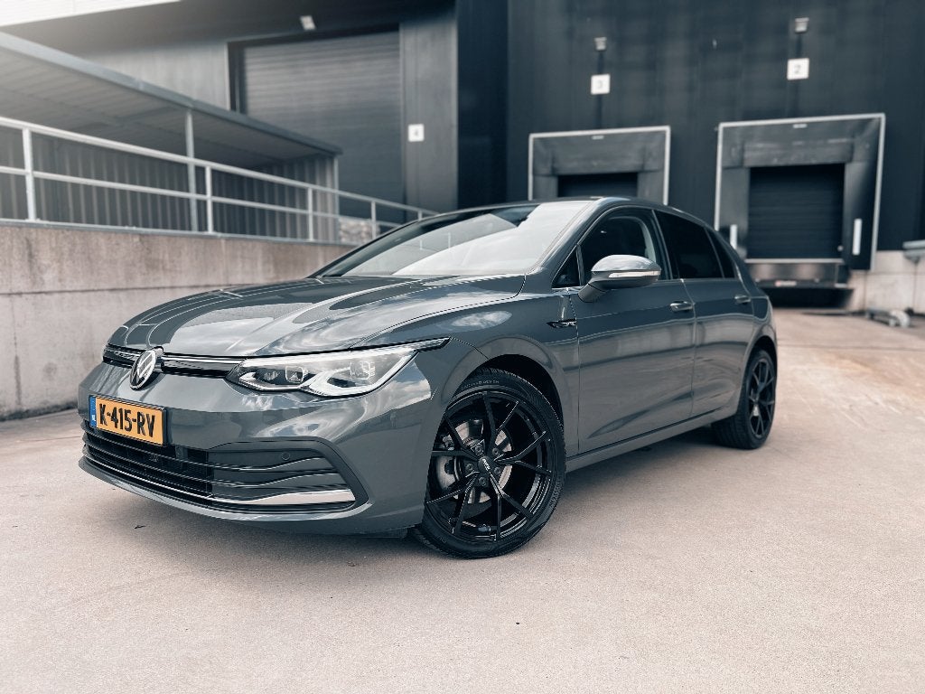 Volkswagen Golf 1.5 Etsi Stoelverw, Carplay, Camera, ACC, Auto's, Euro 6, 4 cilinders, 150 pk, Alcantara