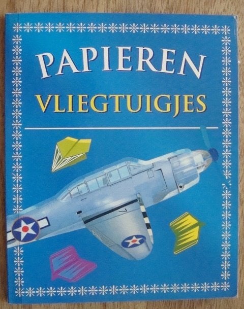 5x Papieren vliegtuigjes maken / vouwen, Boeken, Ophalen of Verzenden, Gelezen, Overige onderwerpen, Diverse auteurs