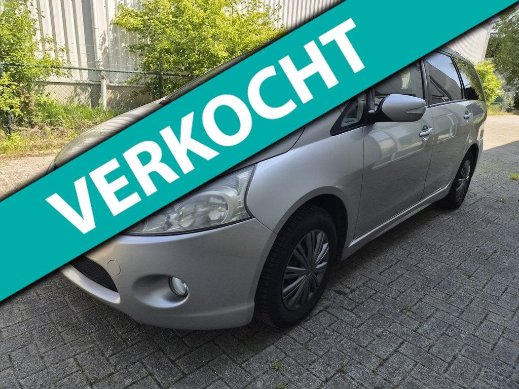Mitsubishi Grandis 2.4-16V InSport Trekhaak Automaat 7 perso, Auto's, Mitsubishi, Zwart, 7 stoelen, Bedrijf, 93 €/maand