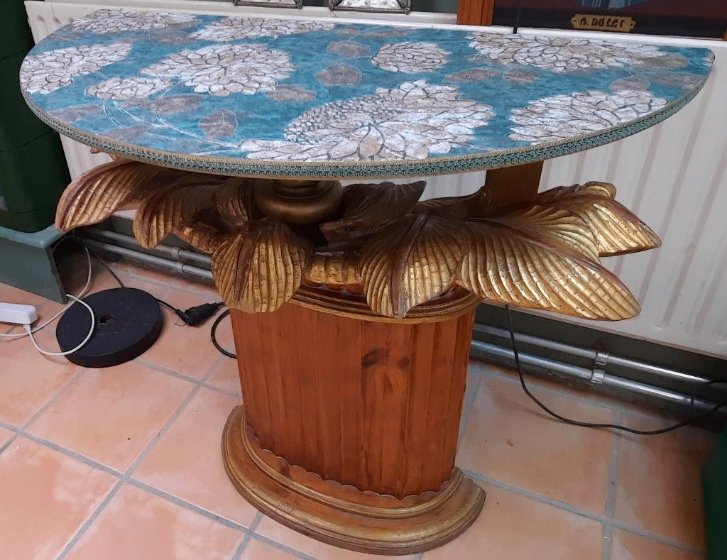 unieke turquoise sidetable met goudkleurig bladeronderstel, Huis en Inrichting, Tafels | Sidetables, Ophalen, Zo goed als nieuw