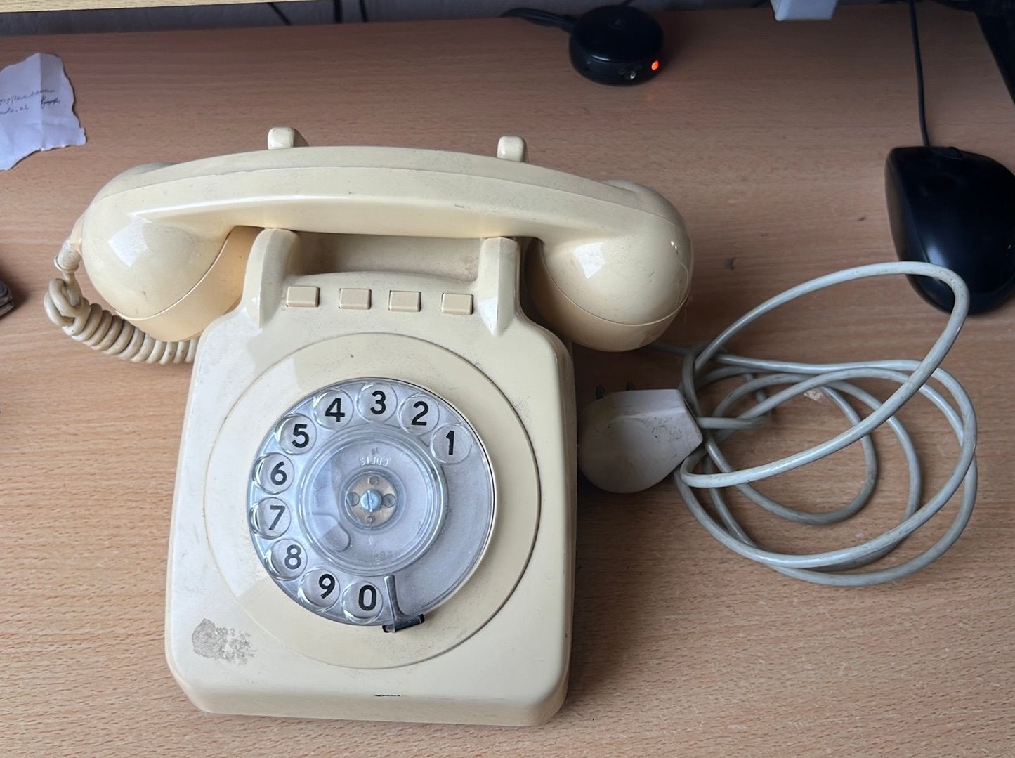 Ivoor kleurige draaischijf telefoon er zit geluid in, Ophalen of Verzenden, Zo goed als nieuw, Met draaischijf
