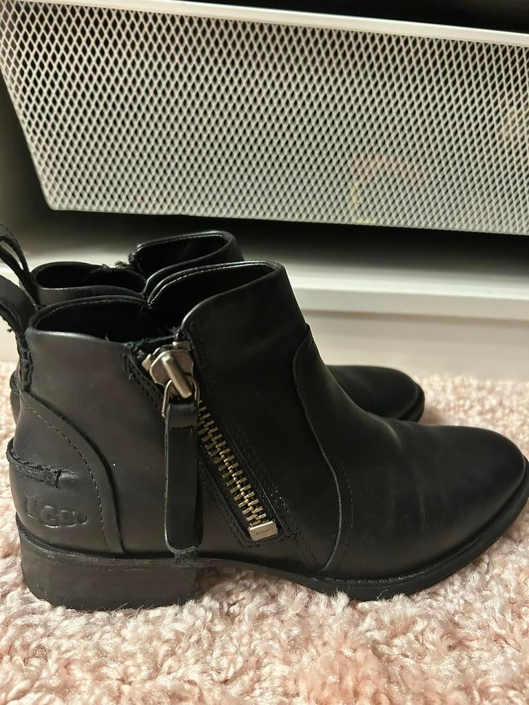 UGG enkellaarzen, UGG, Meisje, Ophalen of Verzenden, Laarzen
