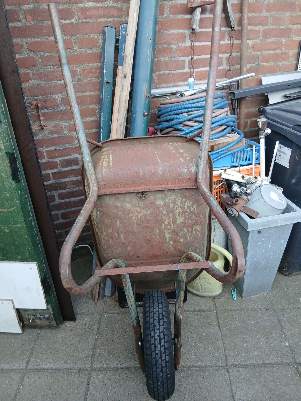 Kruiwagen fort, Ophalen, Gebruikt
