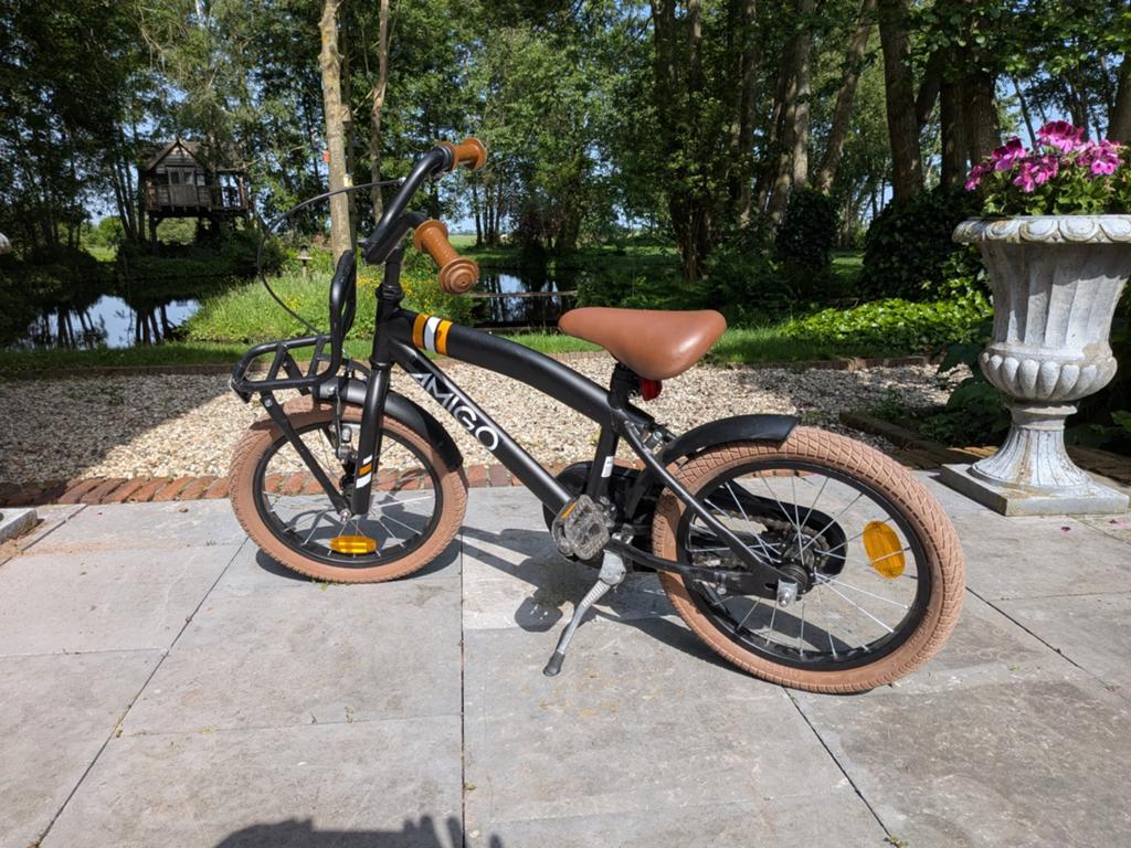 Amigo Kinderfiets 16 inch met zijwieltjes en voordrager, Fietsen en Brommers, Fietsen | Kinderfietsjes, Ophalen, Gebruikt, 16 tot 20 inch
