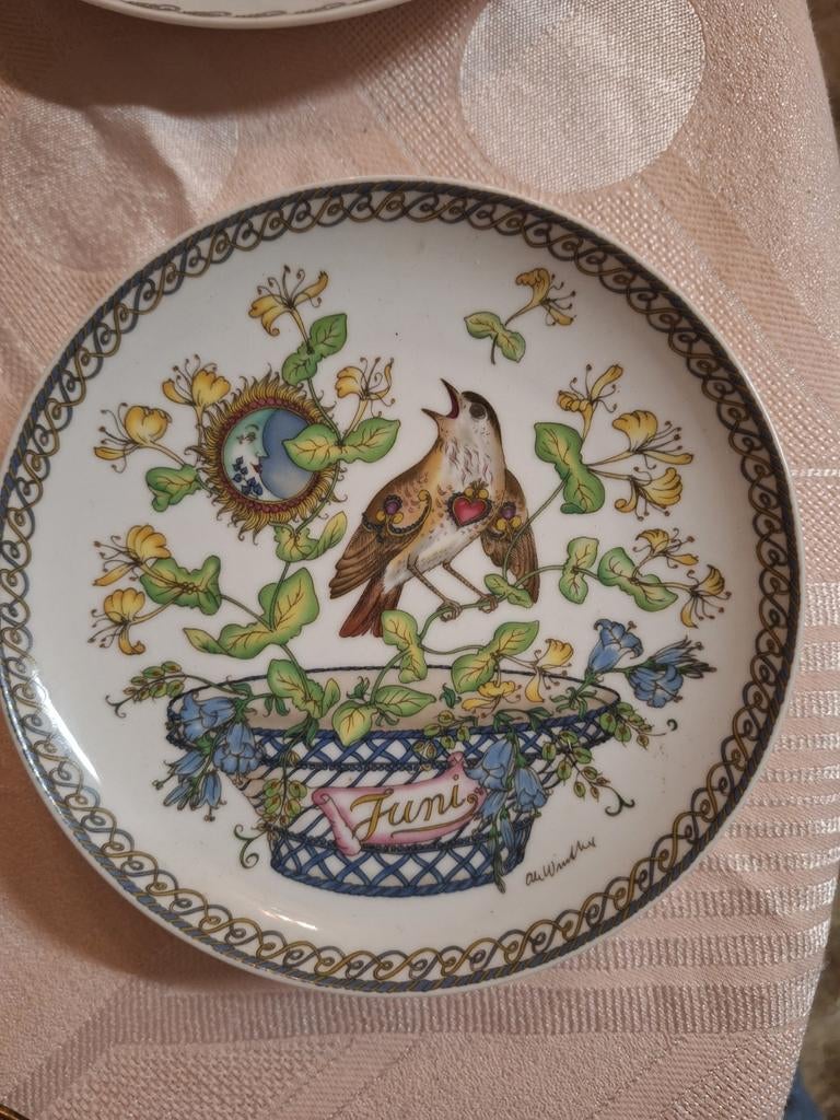 Hutschenreuther maandbordje juni met vogel en bloemen, Ophalen of Verzenden