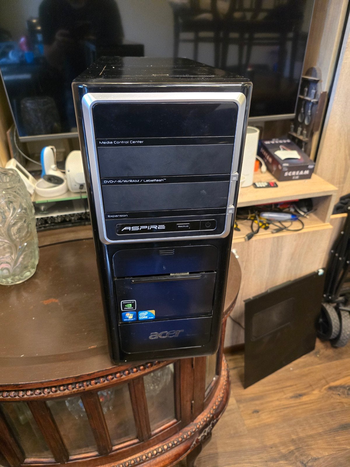 Acer Aspire Desktop PC - Intel i7, 12GB RAM, GTX 1050 Ti, Ophalen