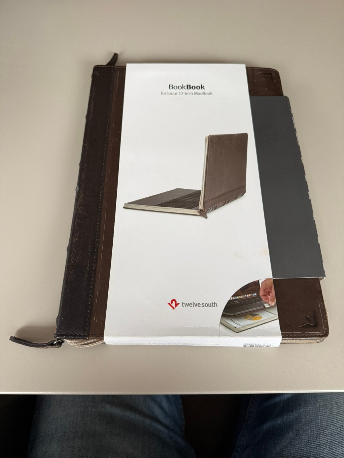 Twelve South BookBook voor 12inch MacBook NIEUW, Bruin, 12 inch of minder, Nieuw, Ophalen of Verzenden