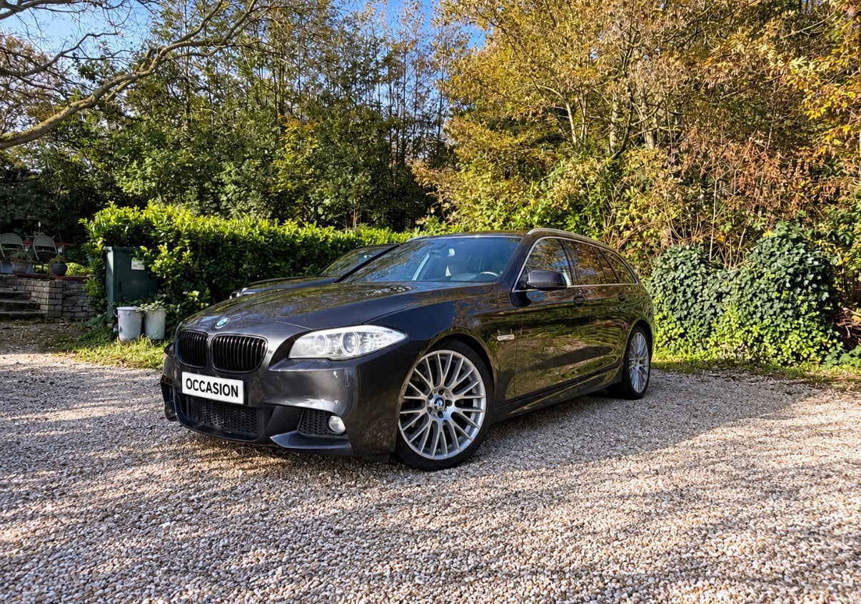 BMW 520i Touring M Sport | 20” | Pano | HUD | Leder | Xenon, Auto's, Achterwielaandrijving, 4 cilinders, 2000 kg, Zilver of Grijs