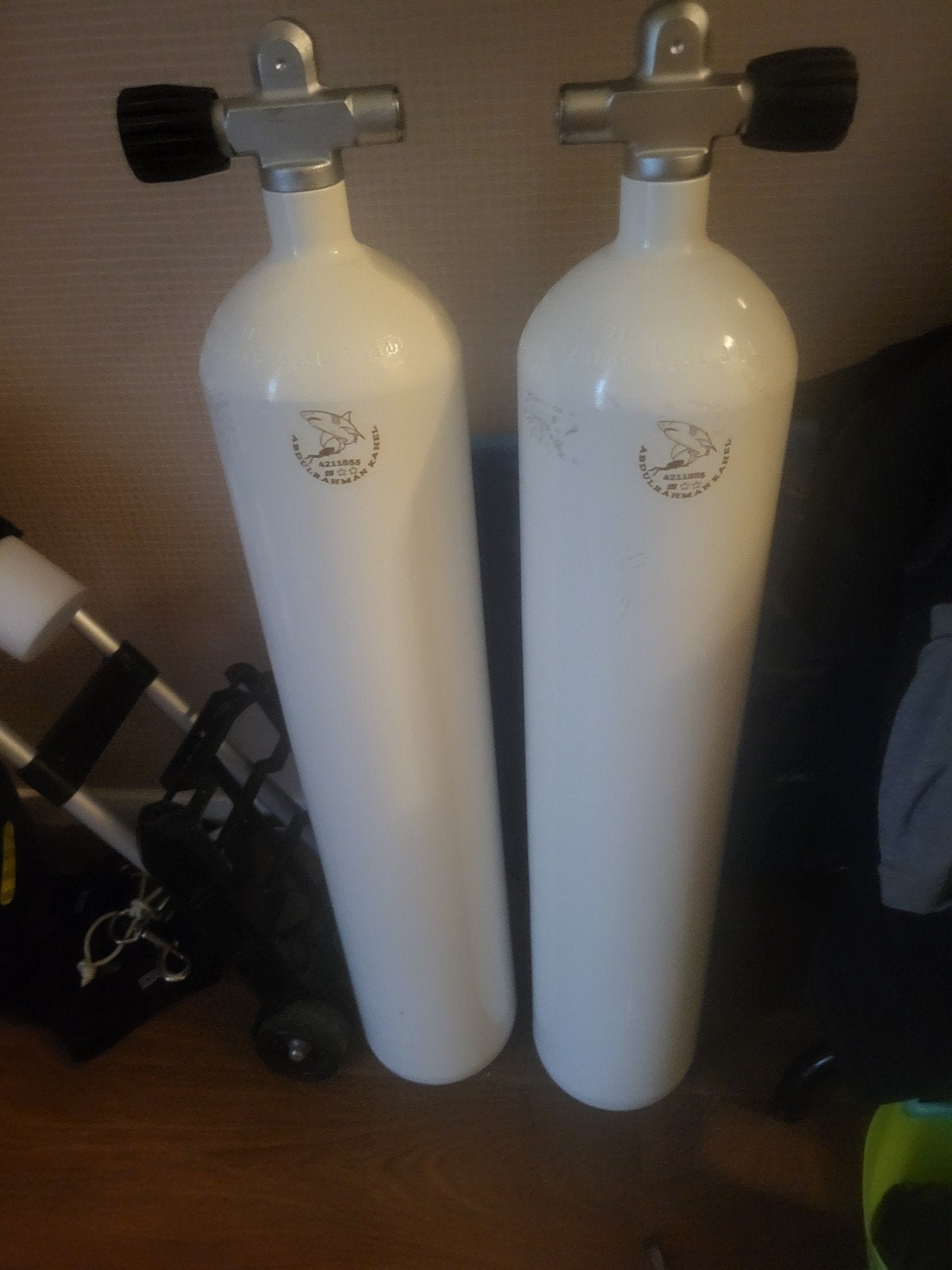 Twee 8,5L 230 bar sidemount duikflessen - Uitstekende staat, Ophalen of Verzenden