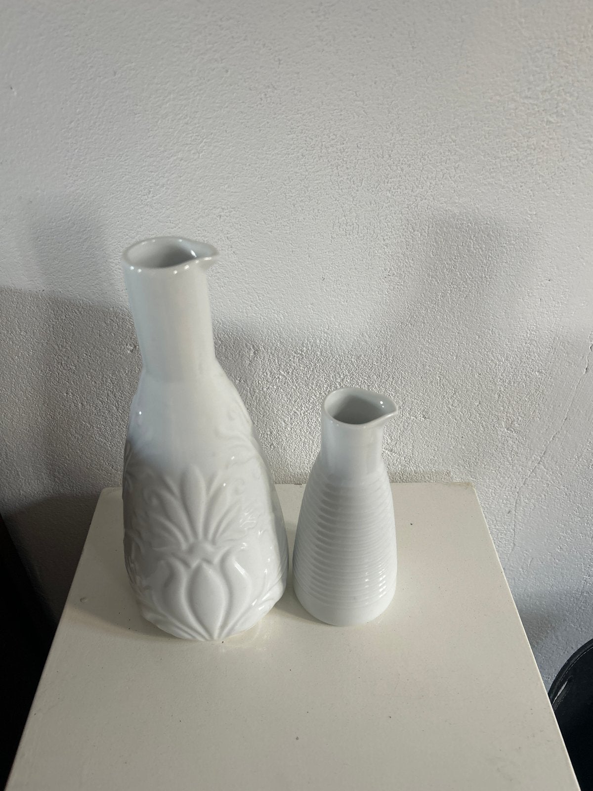 Set van 2 HEMA porseleinen flessen/kannen, wit, Ophalen of Verzenden, Zo goed als nieuw, Wit