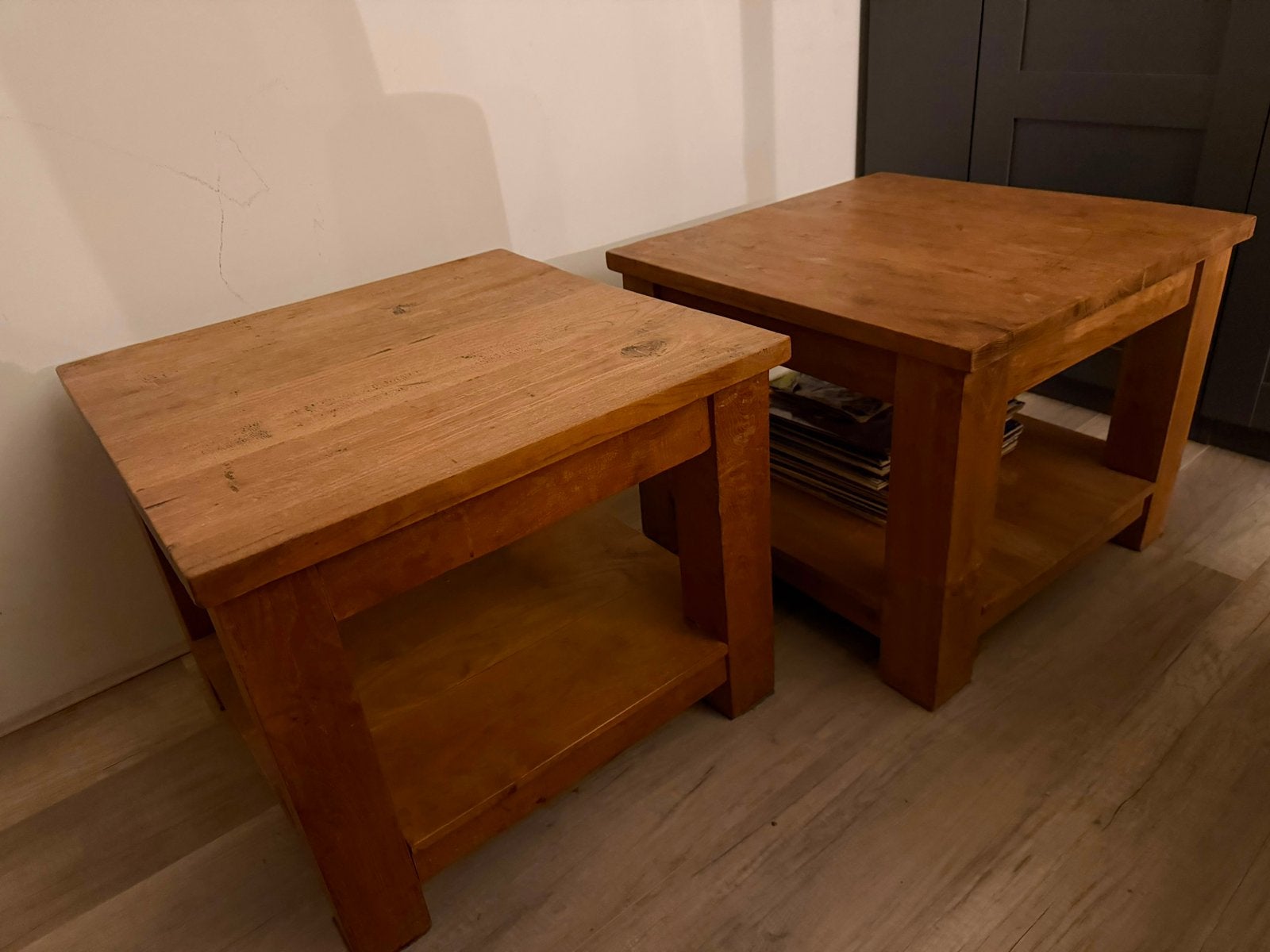 Twee teak salontafels, Ophalen