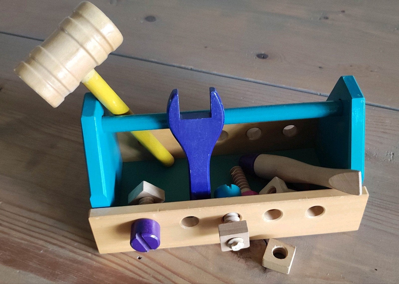 Houten speelgoed gereedschapskistje voor kleine handjes, Ophalen of Verzenden, Zo goed als nieuw, Bouwen