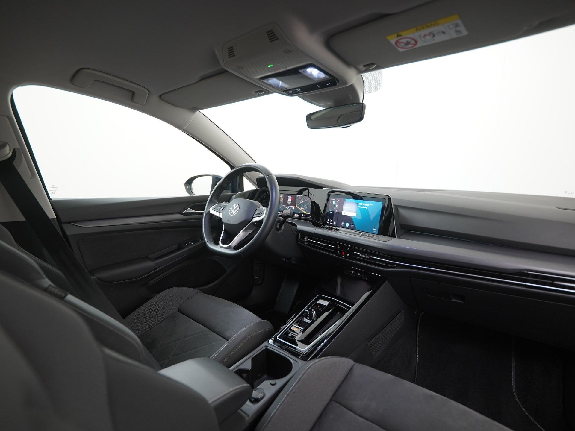 Volkswagen Golf 1.5 eTSI Style DSG | Trekhaak | Stuurverwarm, Auto's, 4 cilinders, Blauw, Bedrijf, Golf