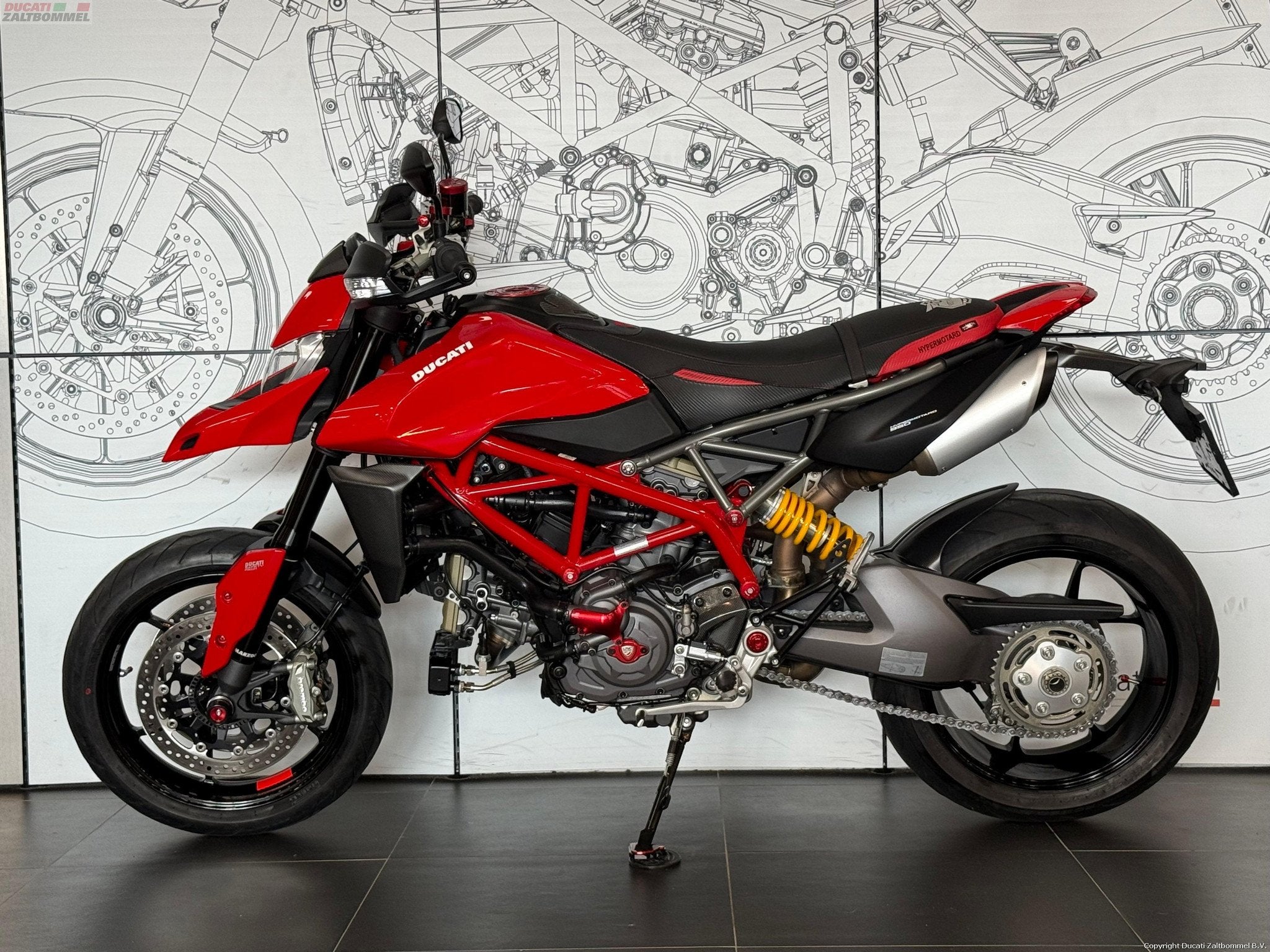 Ducati HYPERMOTARD 950 (bj 2023), Handgeschakeld, 937 cc, 12 t/m 35 kW, SuperMoto