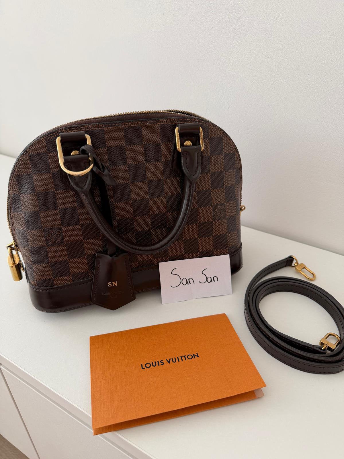 Louis Vuitton Alma BB, Ophalen of Verzenden, Zo goed als nieuw, Bruin, Handtas