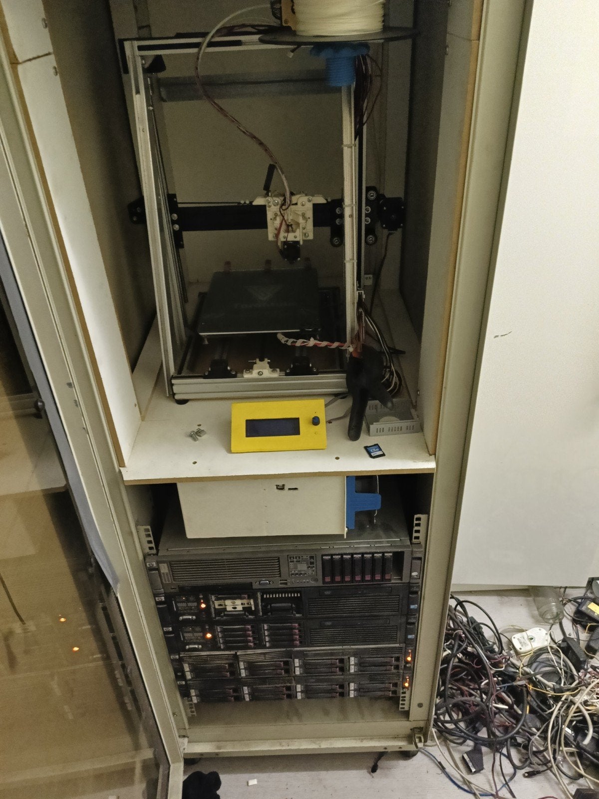 Serverkast met HP ProLiant servers en ECL 3D printer, Ophalen, 2 tot 3 Ghz