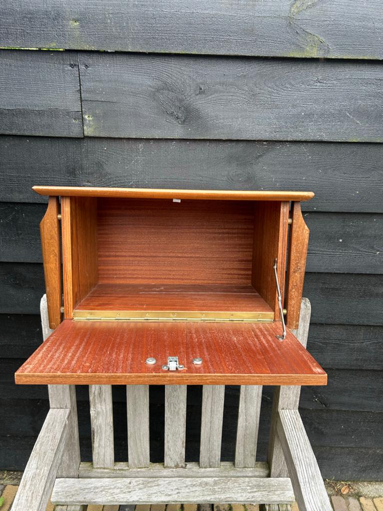Vintage Teakhouten Wandkastje / Boekenkastje, Antiek en Kunst, Antiek | Meubels | Kasten, Ophalen of Verzenden