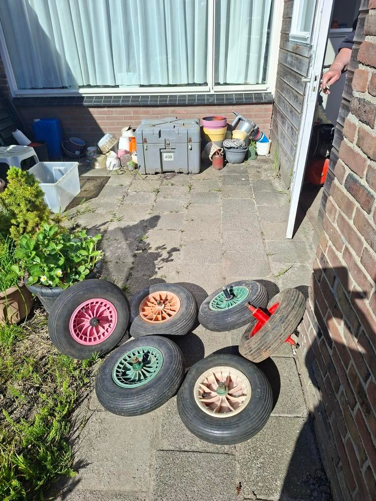 Diverse kruiwagenwielen., Ophalen, Gebruikt, Handmatig, Onbekend