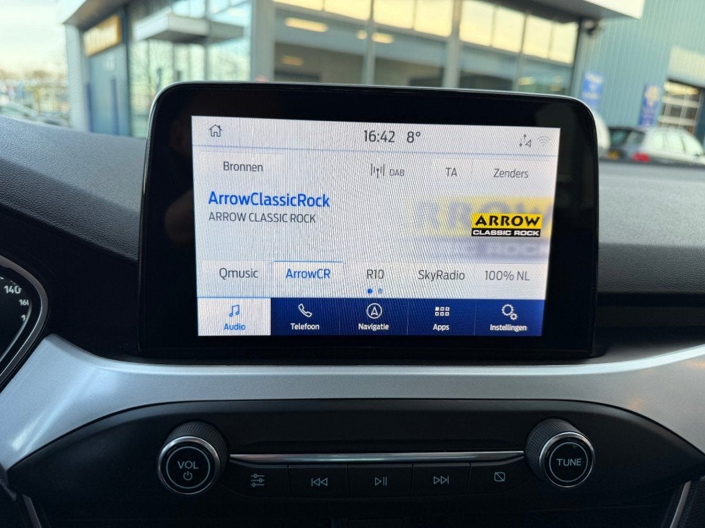 Ford FOCUS 1.0 EB TREND EDITION BUSINESS NAVI AIRCO PDC, Auto's, Ford, 101 pk, Gebruikt, Euro 6, Wit