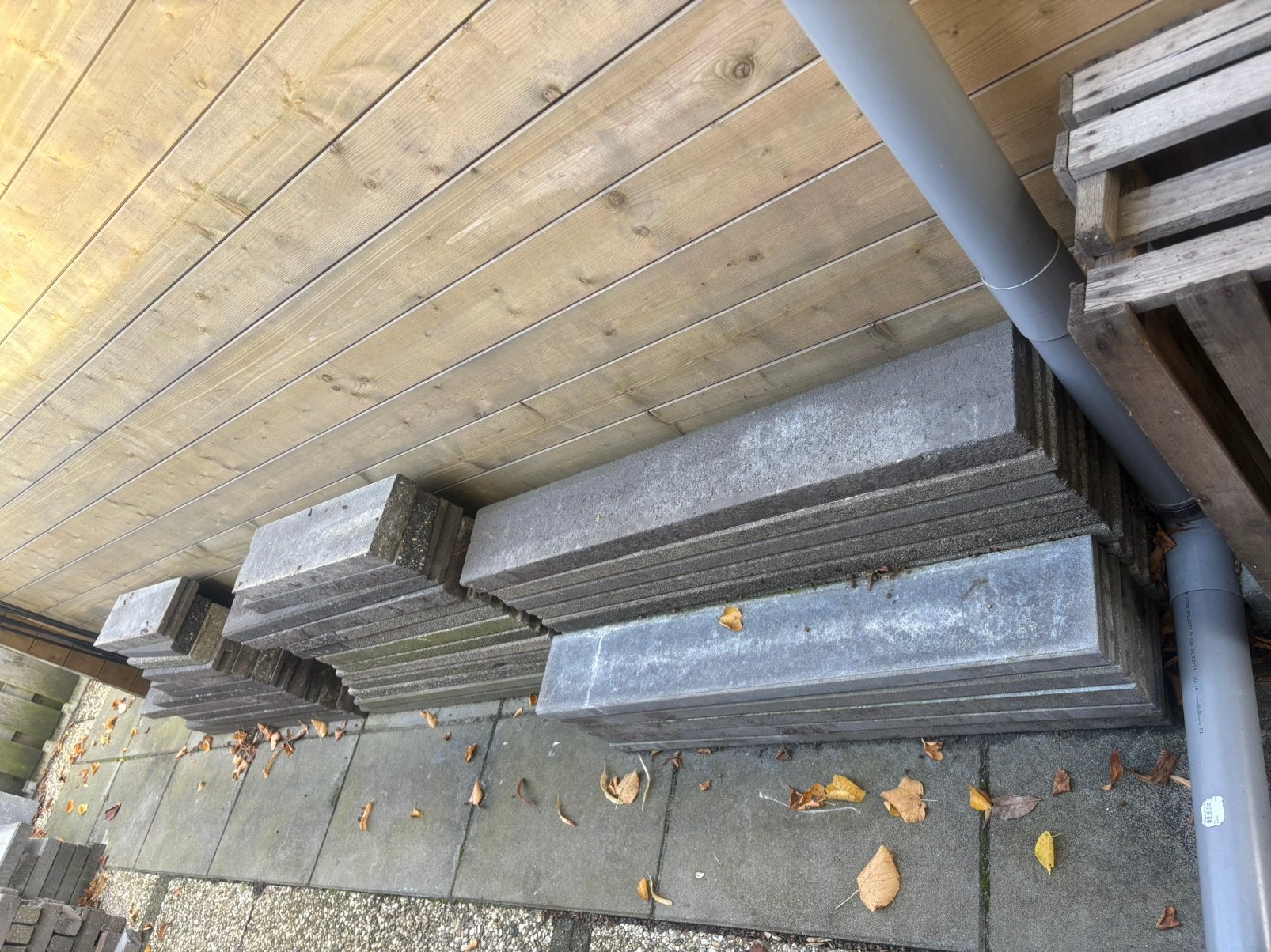 Betonbandjes, Ophalen, Zo goed als nieuw, Beton, Klinkers