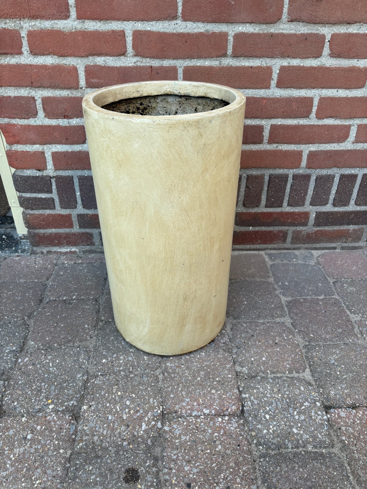 Grote beige bloempot van beton, Tuin en Terras, Bloempotten, Rond, Binnen, Zo goed als nieuw, Beton