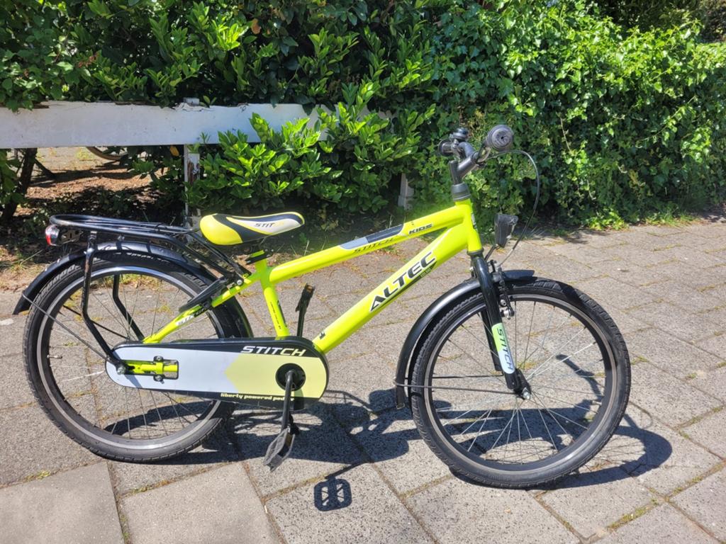 Kinderfiets 22 inch Altec met handremmen en versnellingen, Fietsen en Brommers, Fietsen | Jongens, Ophalen, Gebruikt, 22 inch
