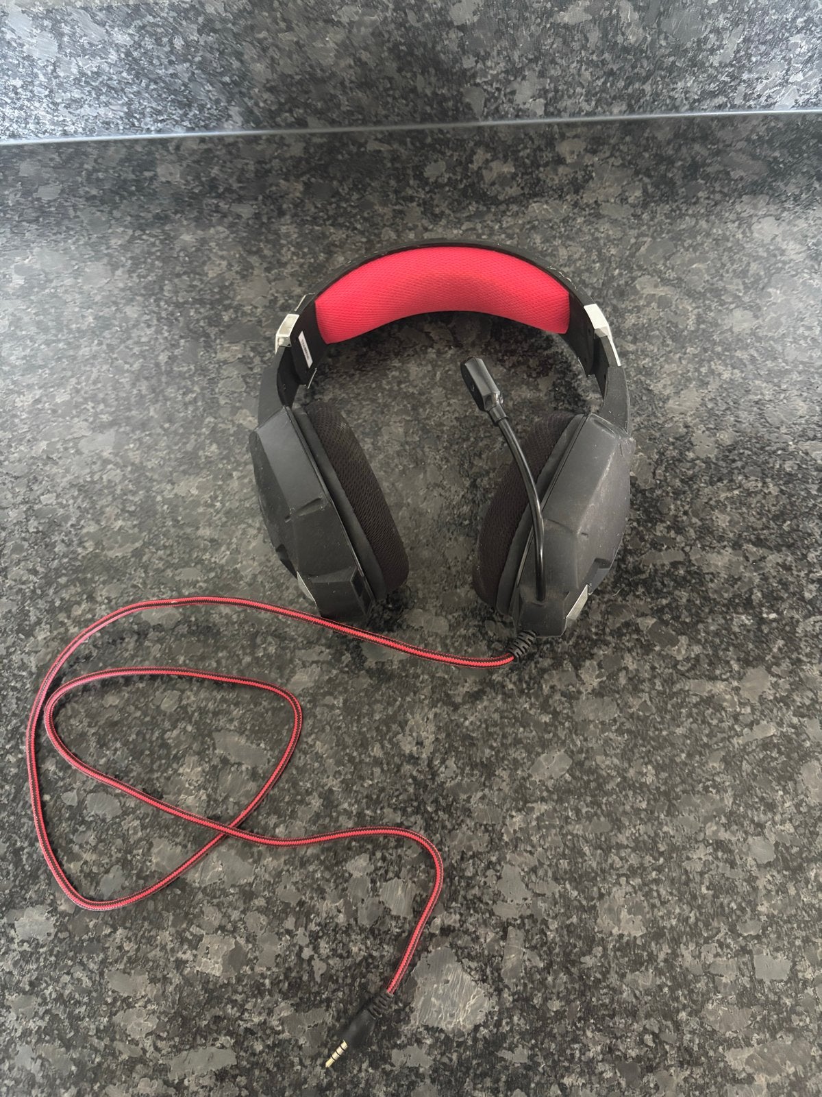 Trust GXT Gaming Headset - Zwart/Rood met Microfoon, Overige merken, Ophalen of Verzenden, Microfoon, Zwart