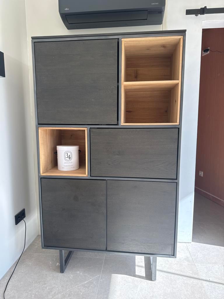 Xooon kast met zwarte houtnerf, stalen frame en verlichting, Ophalen, Zo goed als nieuw, 25 tot 50 cm, Minder dan 150 cm