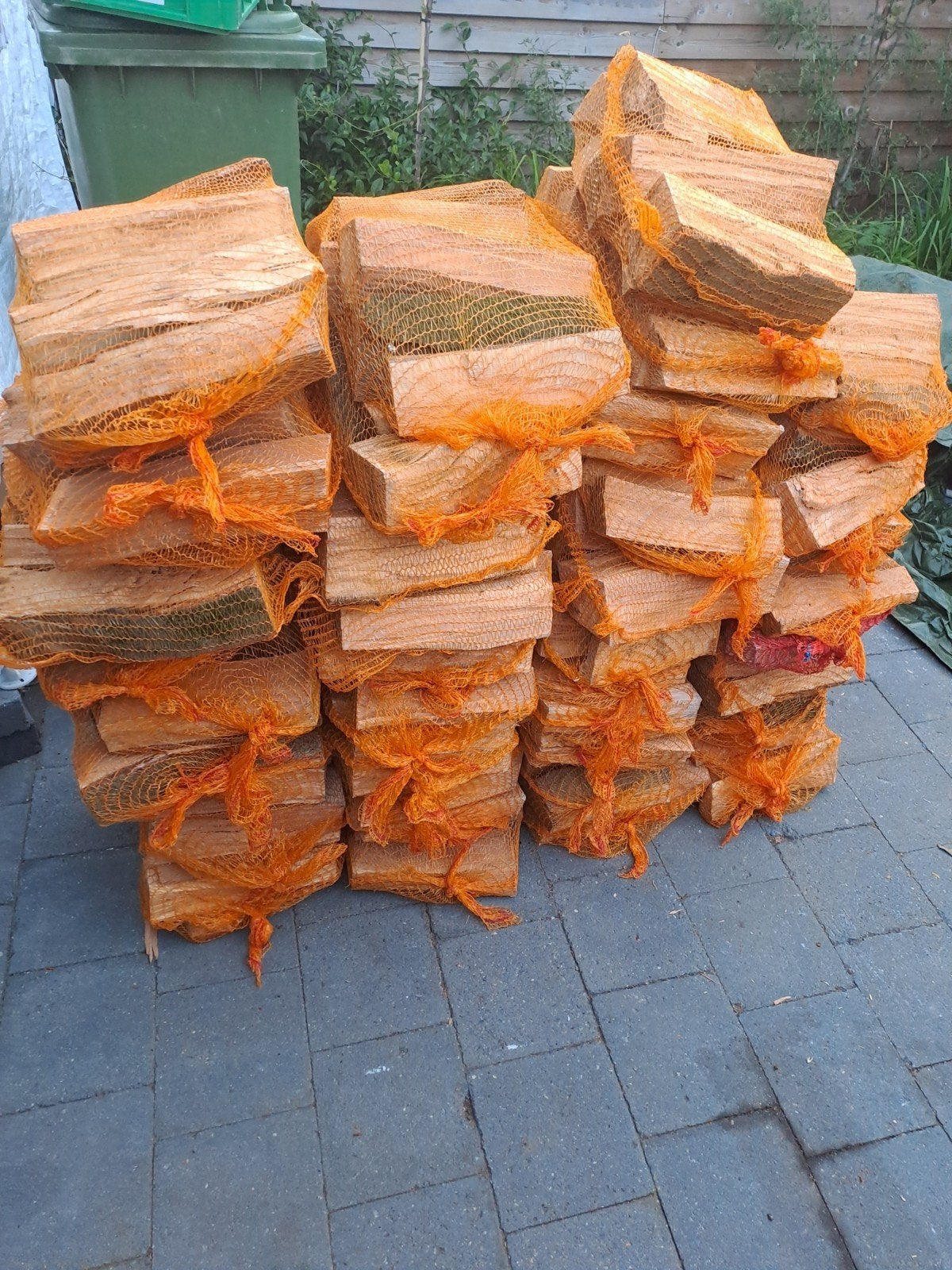 Te koop: Openhaardhout Beuken - Droog 6,00 per zak en Kant-e, 3 tot 6 m³, Ophalen, Beukenhout, Blokken