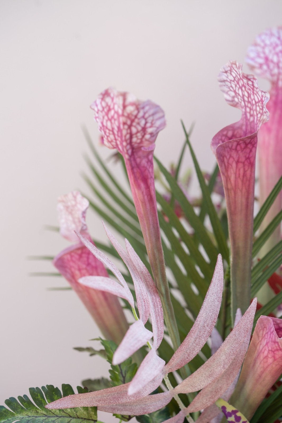 Set van 3 decoratieve vazen met kunstbloemen, Huis en Inrichting, Meerkleurig, Nieuw, Ophalen of Verzenden, Inclusief decoratie