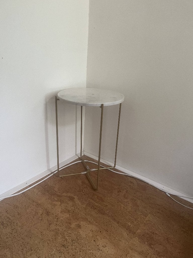 Side Table White Marble style, Overige materialen, Rond, Minder dan 50 cm, Ophalen of Verzenden