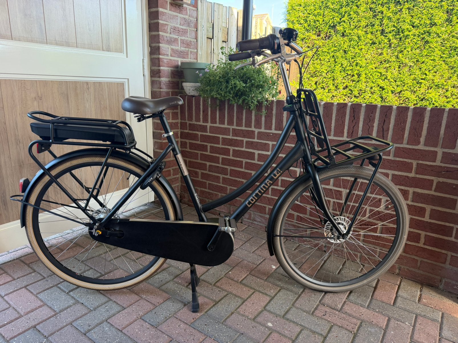 Cortina E-U4 D57 zwart 400wh, -, -, Zo goed als nieuw, Cortina