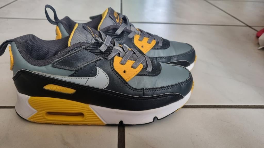 Nike Air Max 90 sneakers maat 35, Gebruikt, Verzenden, Nike, Jongen of Meisje
