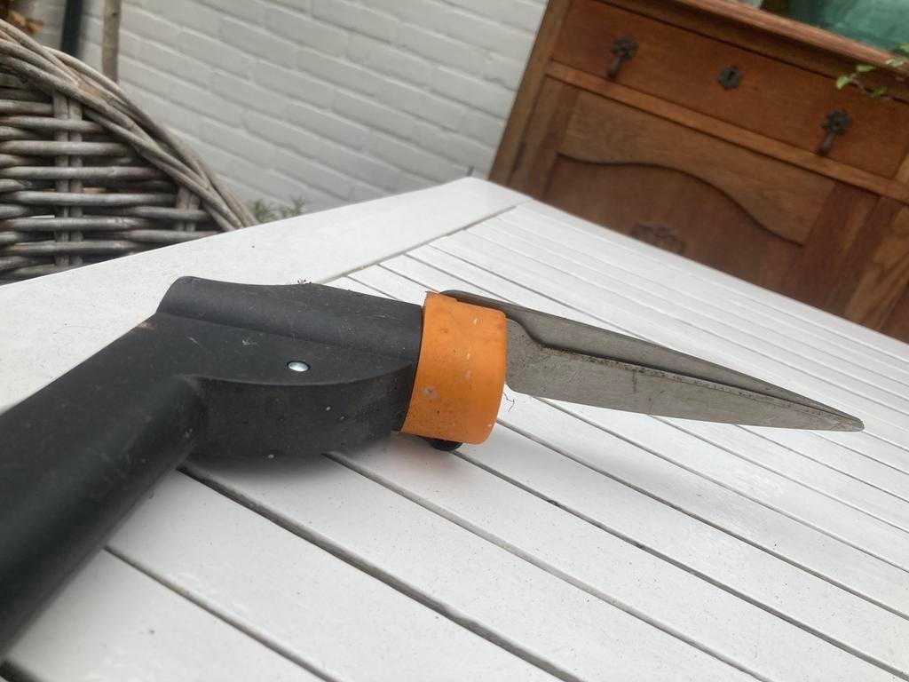 Graskantschaar Fiskars, Ophalen, Zo goed als nieuw, Handmatig