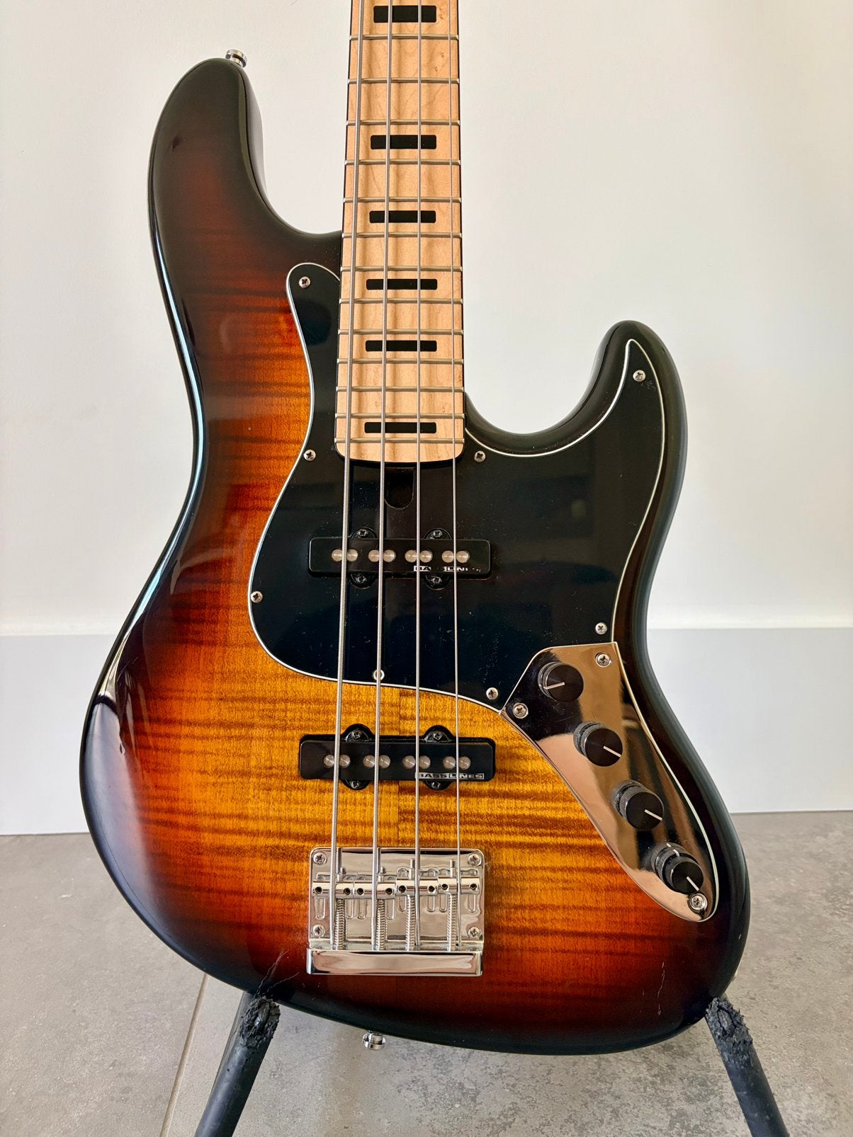 Mayones Jabba exclusieve 4-snarige handgemaakte bass izgt, Ophalen of Verzenden, Zo goed als nieuw