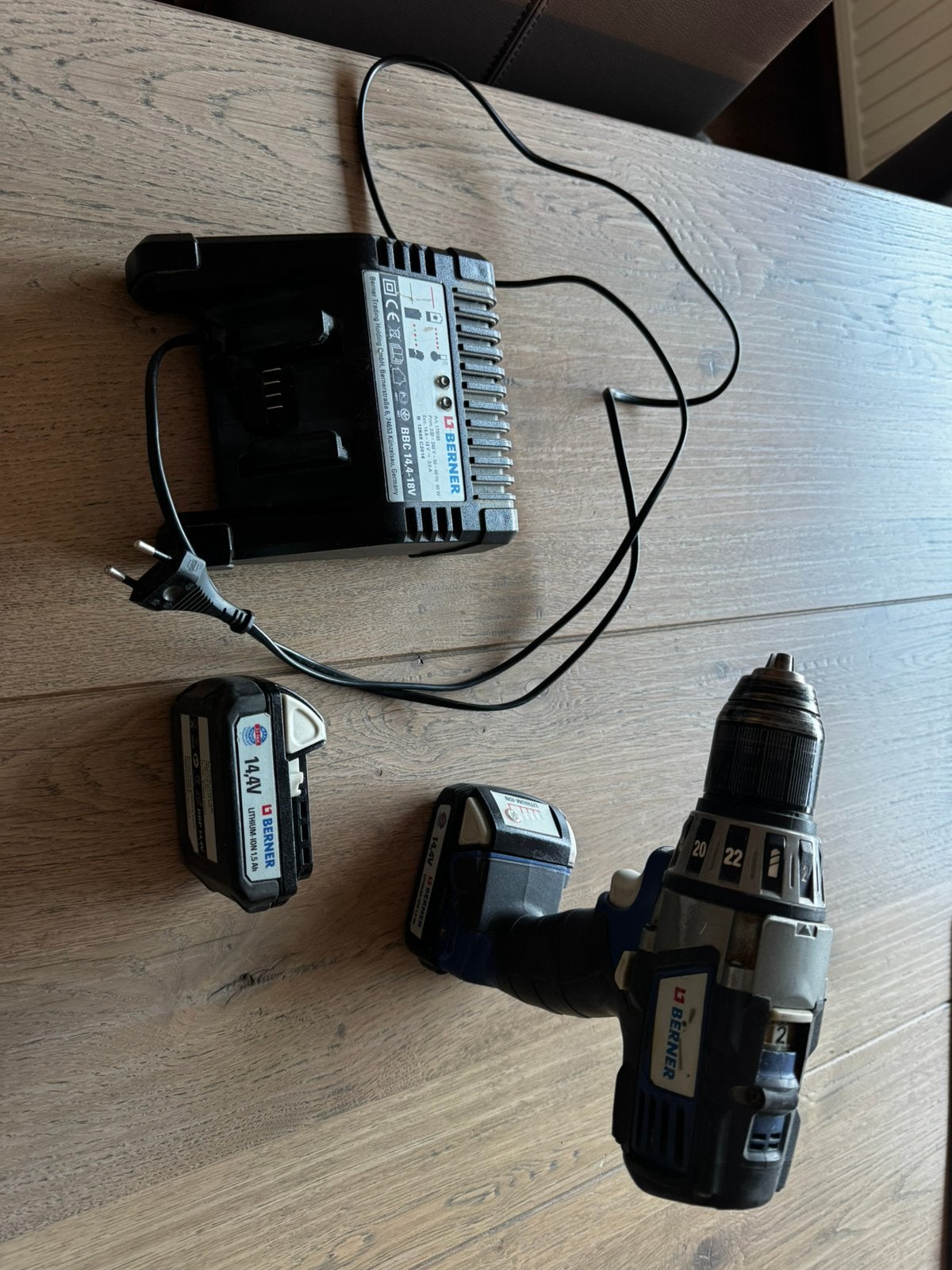 Berner accu boor/schroefmachine  14,4 volt, Gebruikt, Variabele snelheid, Ophalen of Verzenden, Boor- en Schroefmachine