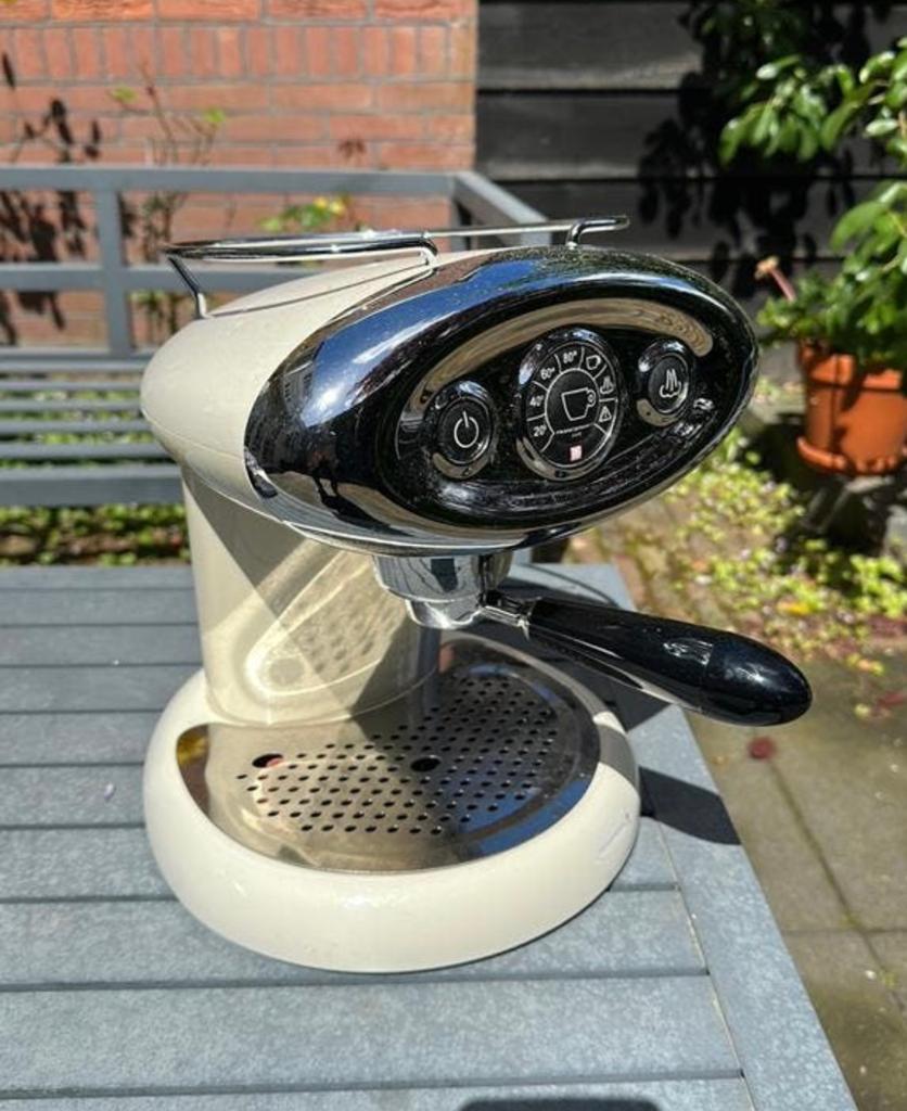 Illy Iperespresso X7.1, Gebruikt, Koffiemachine, Ophalen of Verzenden, 1 kopje