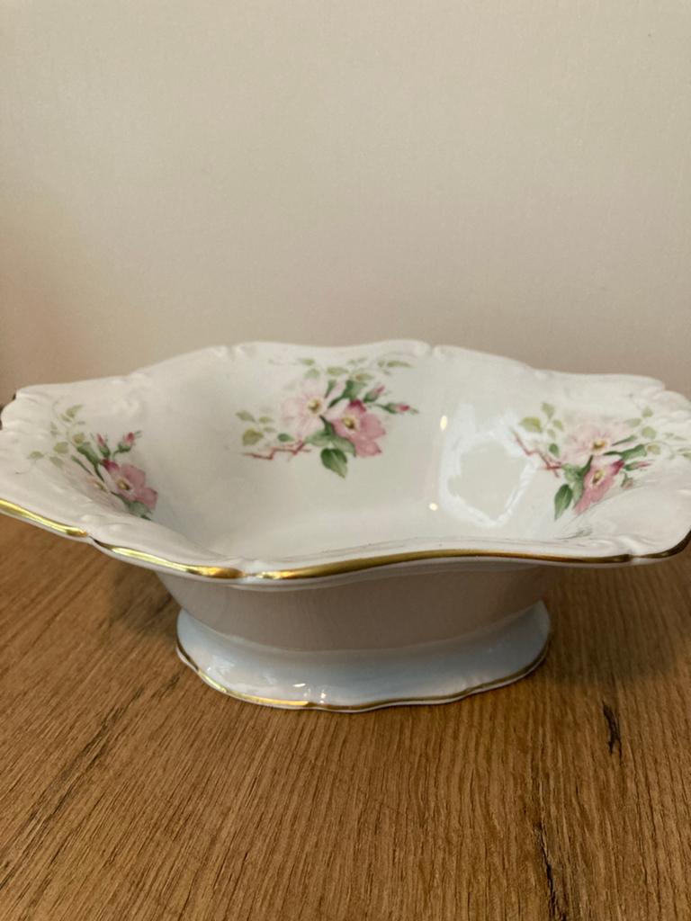 Limoges Porseleinen Schaal met Bloemen en Goud, Ophalen of Verzenden