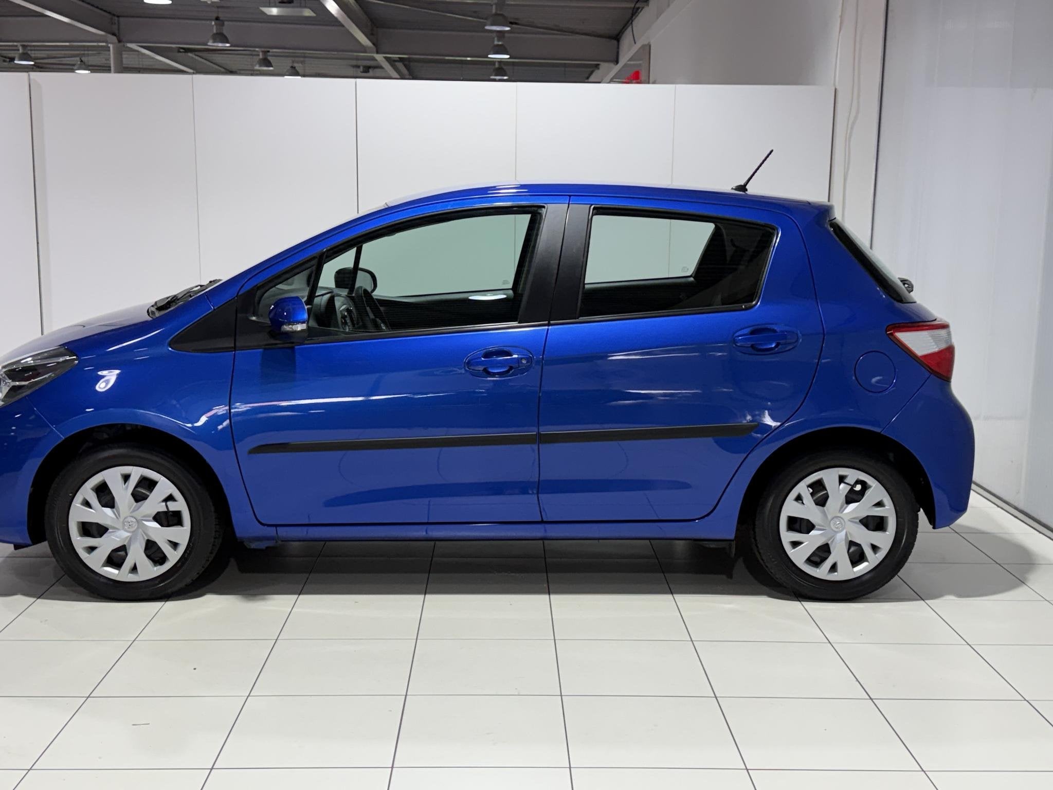 Toyota Yaris 1.5 VVT-i Aspiration Trekhaak , Camera , Climat, Auto's, Voorwielaandrijving, Dealer onderhouden, Stof, Euro 6